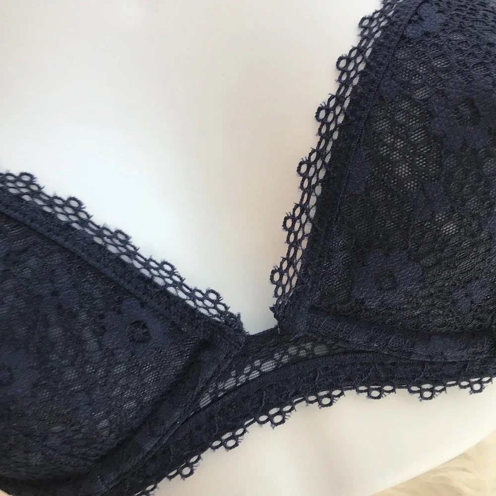 Victoria's Secret Bralette Bra‎ Size XS Dark Blue Floral Lace Underwire Sexy NWT